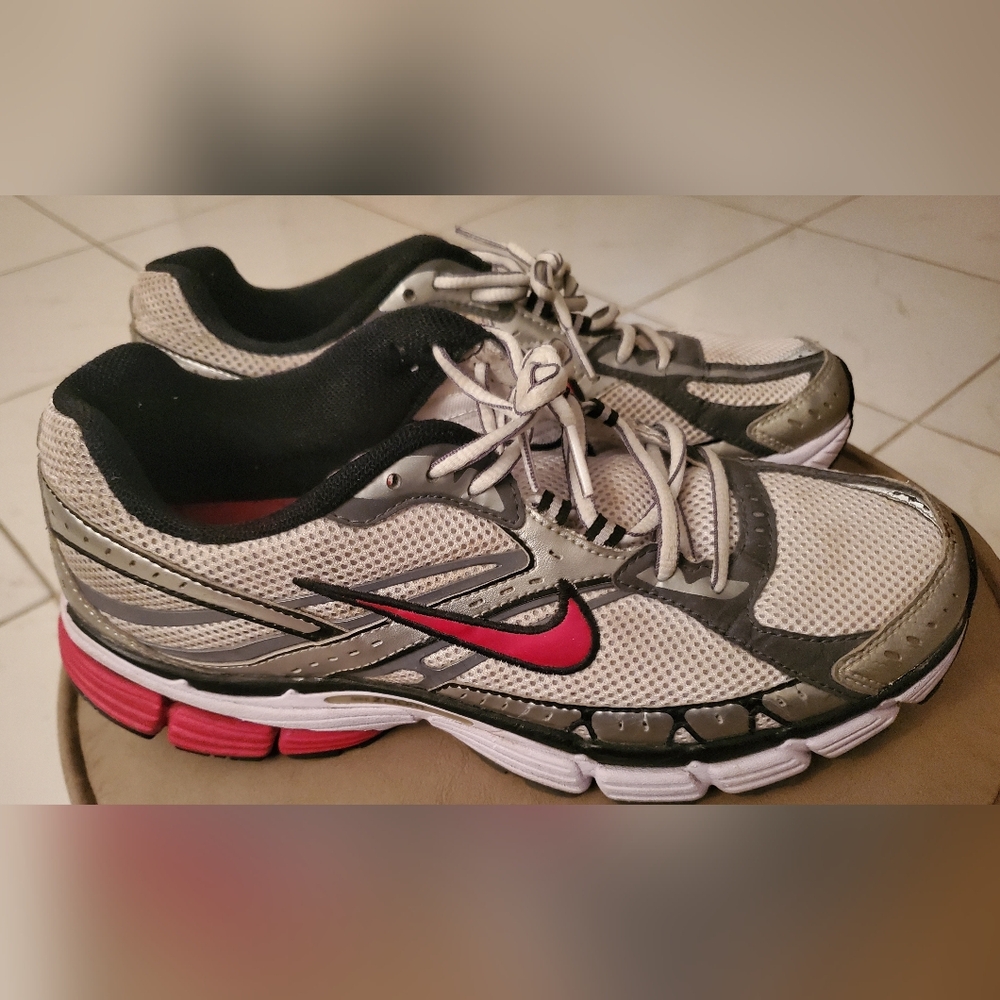 Nike Mens Zoom Structure Running Sneakers Size 9.5